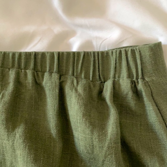 New Matching Set Crop Top and Skirt - Picture 4 of 11